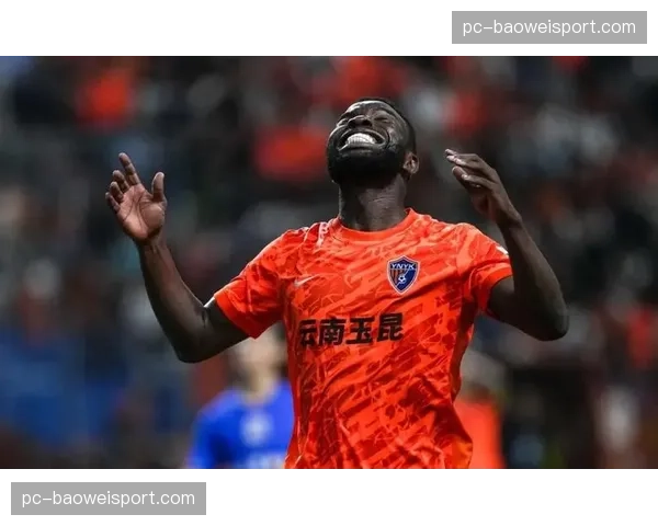 奥斯卡展现了全面的射手素质,其无球跑动和抢点能力成为云南玉昆的进攻核心。
